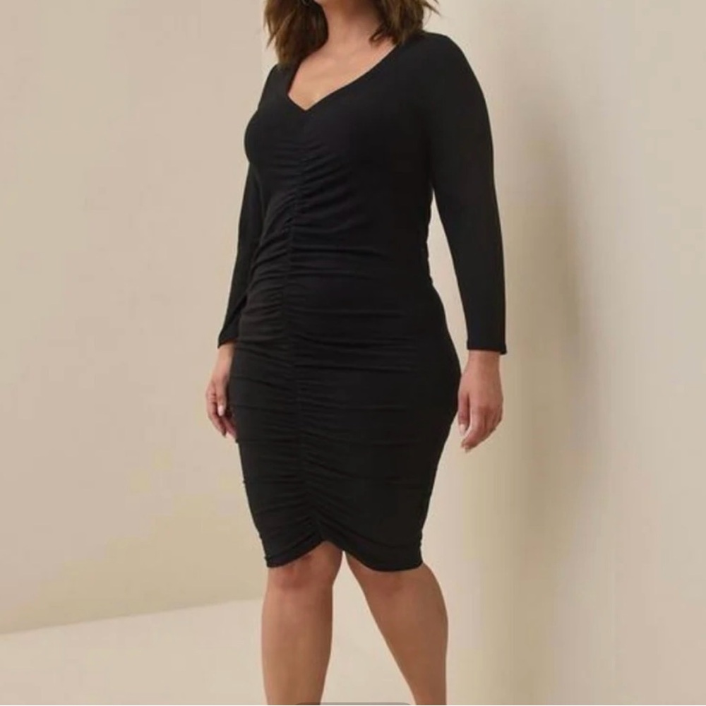 Torrid Black Ruched V-Neck Bodycon Dress - 2x
